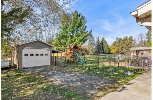 N5695 Lakeview Drive, Green Lake, WI 54941