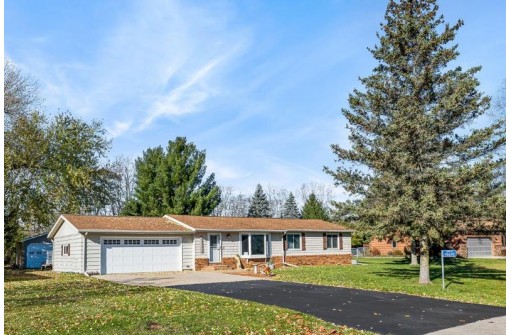 N5695 Lakeview Drive, Green Lake, WI 54941