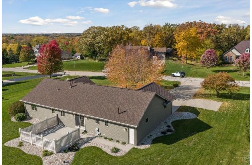 8324 N Ridge Trail, Milton, WI 53563