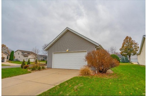 3669 Sabertooth Trail, Madison, WI 53719