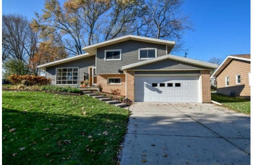 110 Twin Lane, Beaver Dam, WI 53916