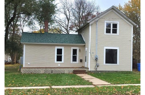 703 E 4th Avenue, Brodhead, WI 53520