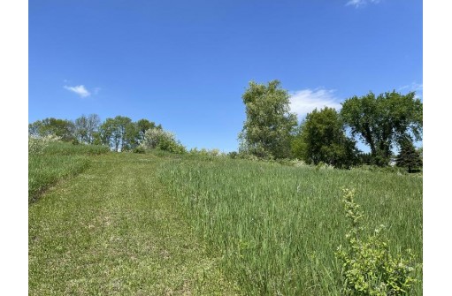 L425 Summit Point Drive, La Valle, WI 53941