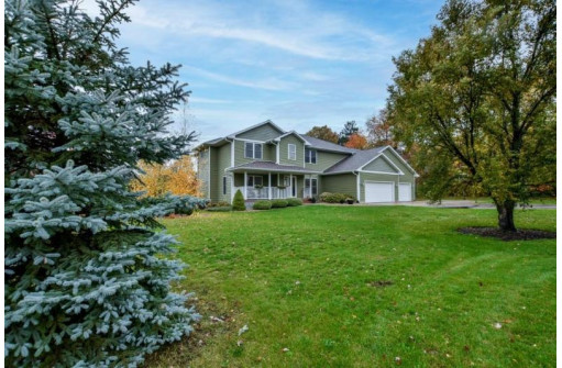 S4117 Whispering Pines Drive, Baraboo, WI 53913