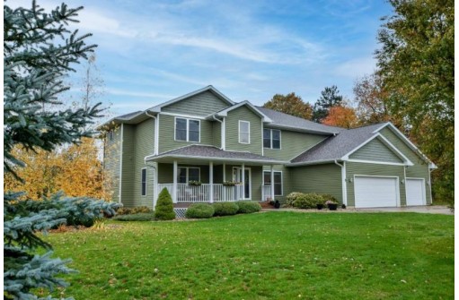 S4117 Whispering Pines Drive, Baraboo, WI 53913