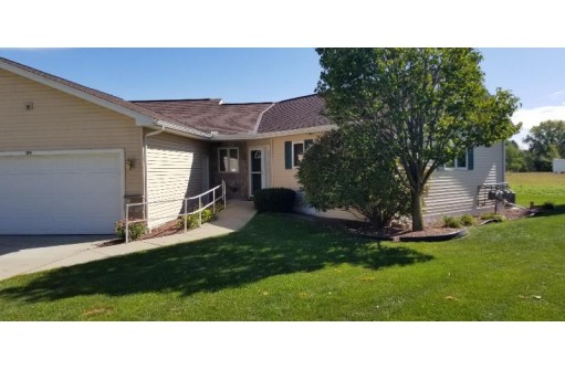 595 Country Lane, Cambridge, WI 53523