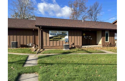 904 8th Avenue, Baraboo, WI 53913