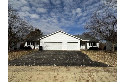 941 Gladstone Way, Lake Mills, WI 53551