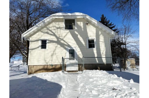 210 1st Street, Friesland, WI 53935