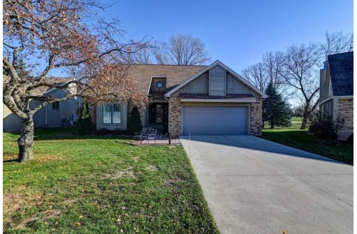 71 Parkview Circle, Columbus, WI 53925