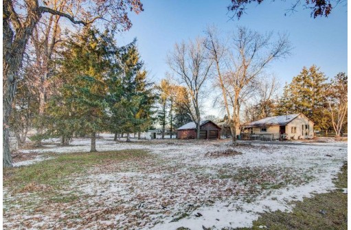 W7670 Dunning Road, Pardeeville, WI 53954