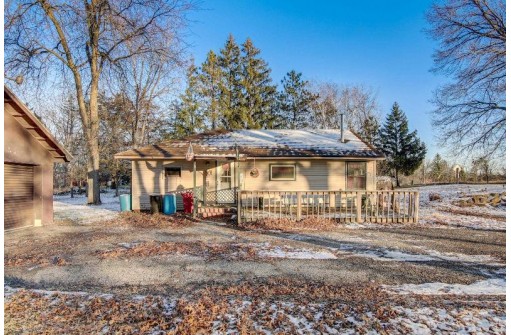 W7670 Dunning Road, Pardeeville, WI 53954