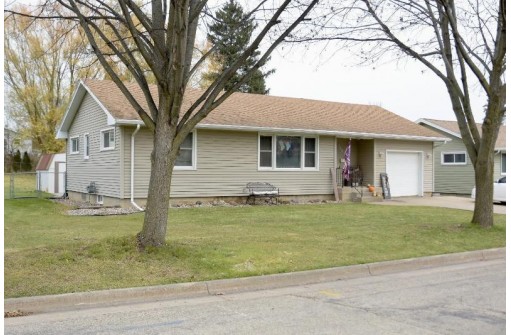 320 W Walnut Street, Dodgeville, WI 53533