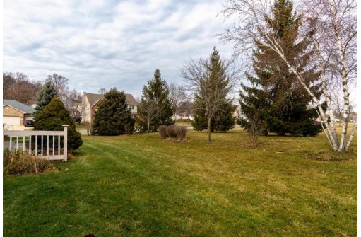 6101 Cottontail Trail, Madison, WI 53718