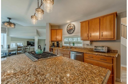 3423 Whistling Wind Way, Sun Prairie, WI 53590