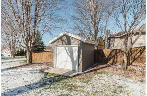 203 Red Apple Drive, Janesville, WI 53548