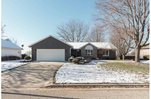 203 Red Apple Drive, Janesville, WI 53548