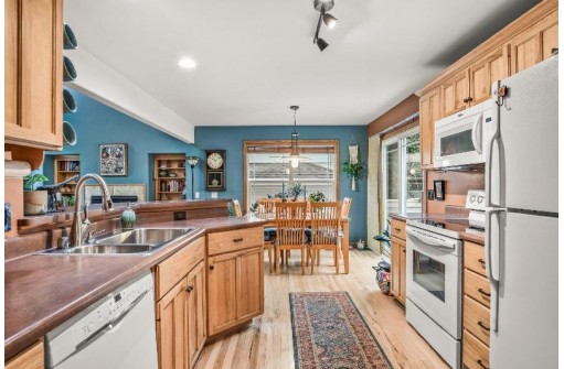 5 Bennett Court, Madison, WI 53719