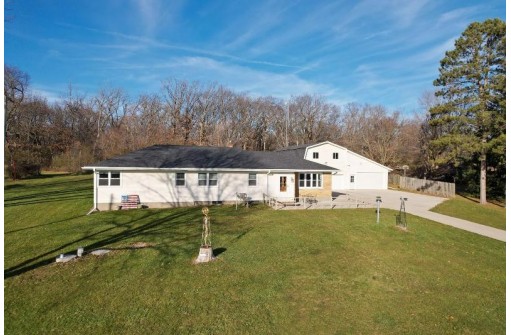 713 W Big Hill Road, Beloit, WI 53511