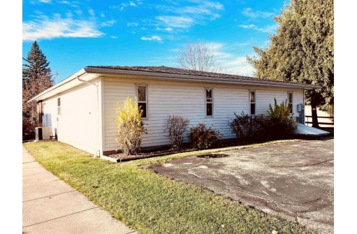 201 Amelia Street, Cassville, WI 53806