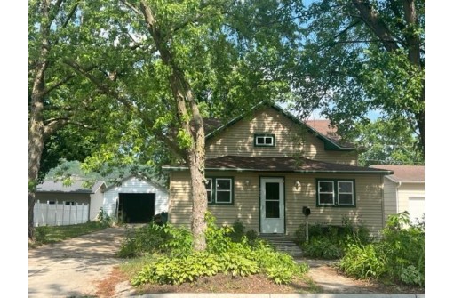 222 N Michigan Street, Prairie Du Chien, WI 53821