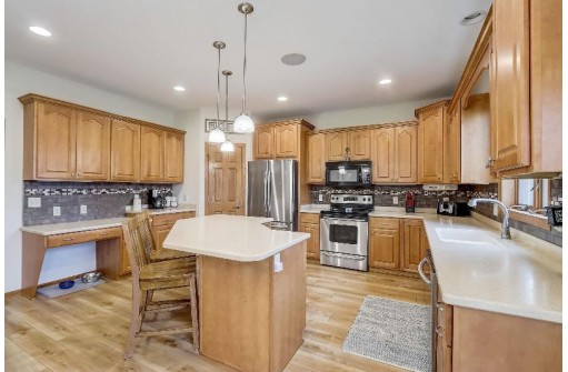 1507 Centennial Parkway, Waunakee, WI 53597