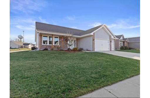 716 Kenseth Way, Cambridge, WI 53523