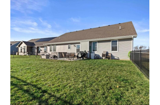 716 Kenseth Way, Cambridge, WI 53523