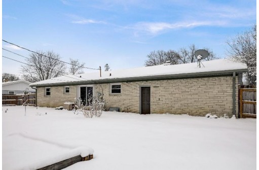 160 W Macarthur Street, Sun Prairie, WI 53590