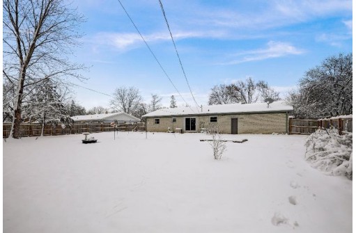 160 W Macarthur Street, Sun Prairie, WI 53590