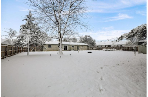 160 W Macarthur Street, Sun Prairie, WI 53590