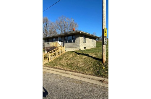 404 N Brooklyn Avenue, Elroy, WI 53929