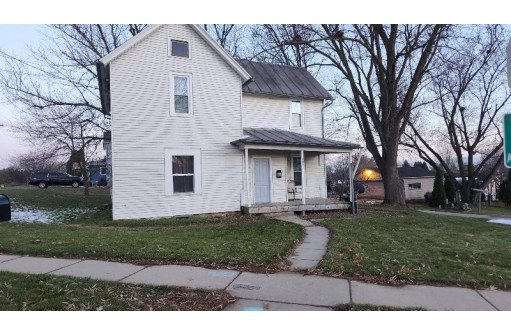 795 Broadway Street, Platteville, WI 53818