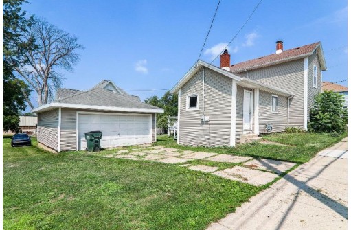 225 E Jefferson Street, Stoughton, WI 53589