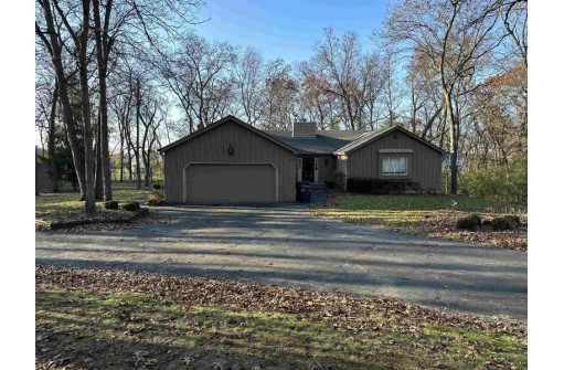 5031 N Knollwood Drive, Janesville, WI 53545