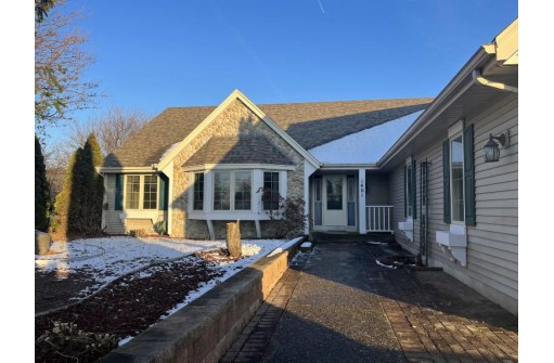 1401 Country Club Lane, Watertown, WI 53098