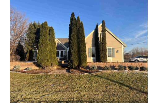 1401 Country Club Lane, Watertown, WI 53098