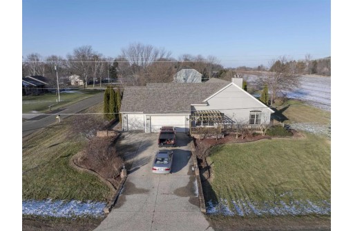 1401 Country Club Lane, Watertown, WI 53098