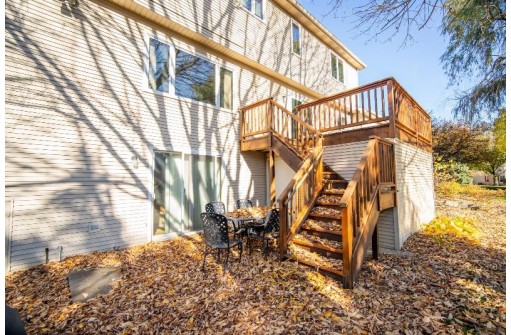 504 Old Indian Mound Trail, Sun Prairie, WI 53590