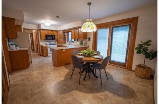 504 Old Indian Mound Trail, Sun Prairie, WI 53590