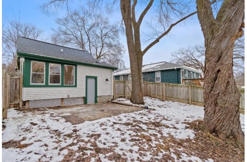 1813 Schlimgen Avenue, Madison, WI 53704