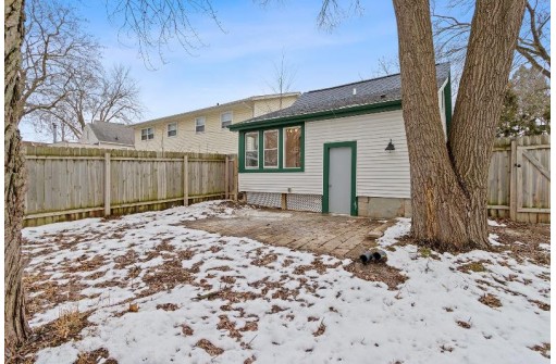 1813 Schlimgen Avenue, Madison, WI 53704