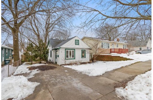 1813 Schlimgen Avenue, Madison, WI 53704