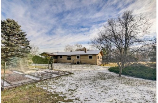 W8002 Whitetail Drive, Pardeeville, WI 53954