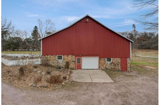 E10010 Highway 136, Baraboo, WI 53913