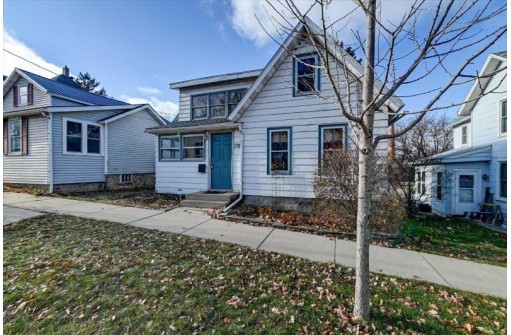 218 Hillside Avenue, Stoughton, WI 53589