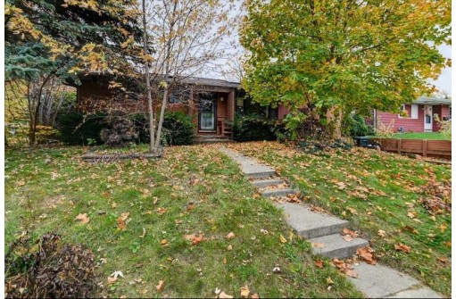 4721 Mandrake Road, Madison, WI 53704