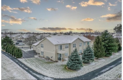 1620 Sienna Crossing, Janesville, WI 53546