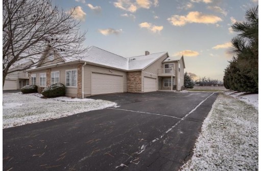 1620 Sienna Crossing, Janesville, WI 53546