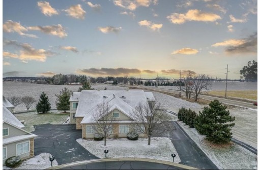 1620 Sienna Crossing, Janesville, WI 53546